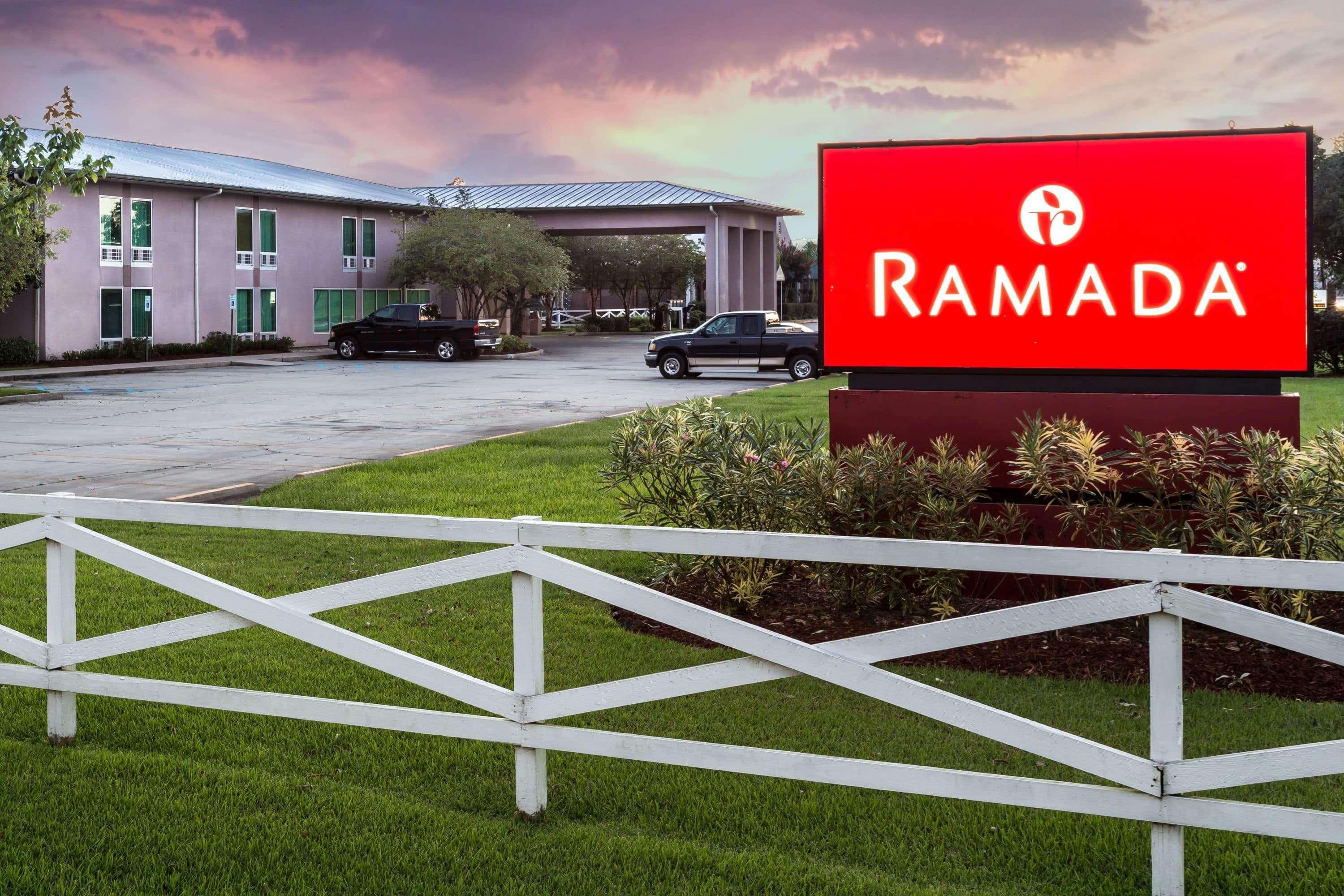 מלון Ramada By Wyndham Luling מראה חיצוני תמונה